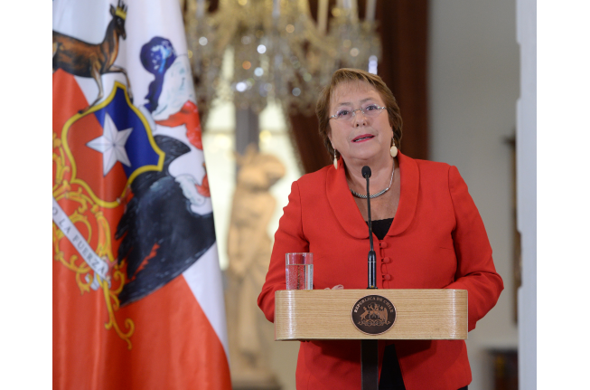 Lanzan carta de apoyo a Michelle Bachelet por su tercer año de mandato