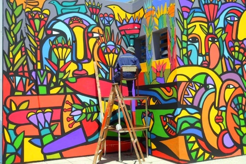 Pintar huyendo: 20 obras de arte muralista de la famosa Brigada Ramona Parra