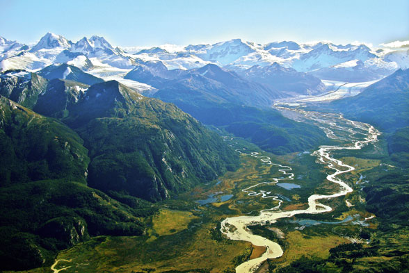 Viuda de Tompkins entregará 400 mil hectáreas de la Patagonia a Chile si se garantiza su protección