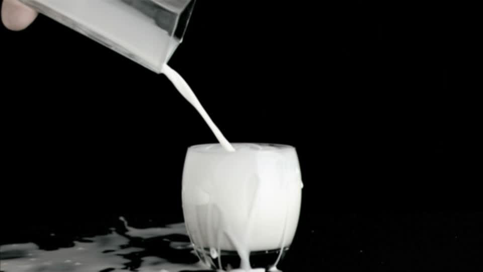 El momento atroz en el que te das cuenta de que la leche se puso agria: Nestlé y Soprole acusados de una posible colusión