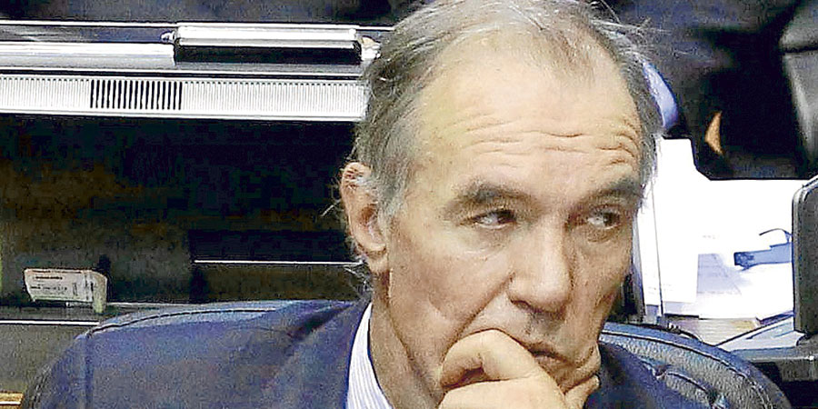 Hugo Gutiérrez (PC): “(Jaime Orpis) Era un vulgar funcionario de Corpesca en el Senado”