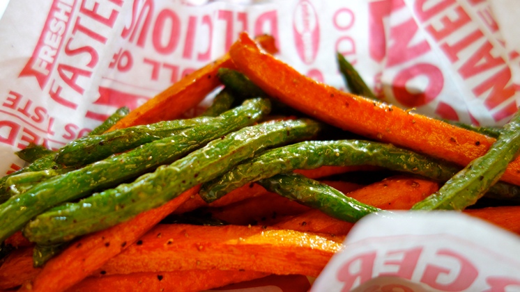 Investigadores encontraron lo bueno de comer los vegetales fritos en aceite de oliva