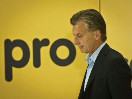 La imagen positiva de Macri cayó 10 puntos en dos meses de gobierno
