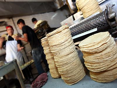 Aumenta el precio de la tortilla en México