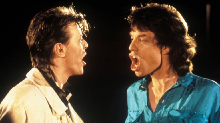 Revelan cómo fue el trío sexual de David Bowie con Mick Jagger y una famosa cantante