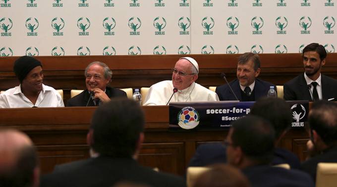 Papa Francisco convoca un partido de fútbol interreligioso por la paz