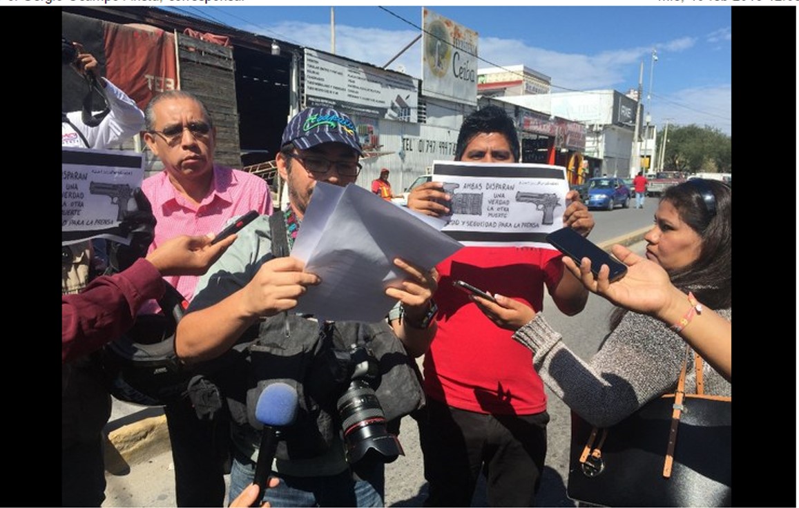 Amenazan a corresponsal de Proceso mientras protestaba por el asesinato de reportera veracruzana