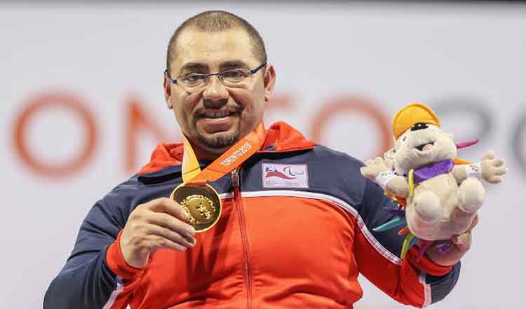 Pesista paralímpico consigue clasificación a Río 2016