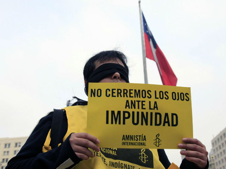 Informe de Amnistía: Chile al debe con mapuche, impunidad, tribunales militares, ley de género y aborto