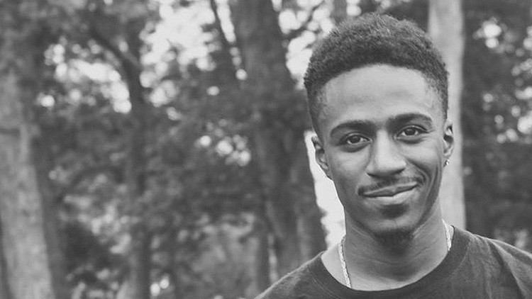 EE.UU.: Un policía califica en Facebook como «final feliz» el suicidio de un activista afroamericano