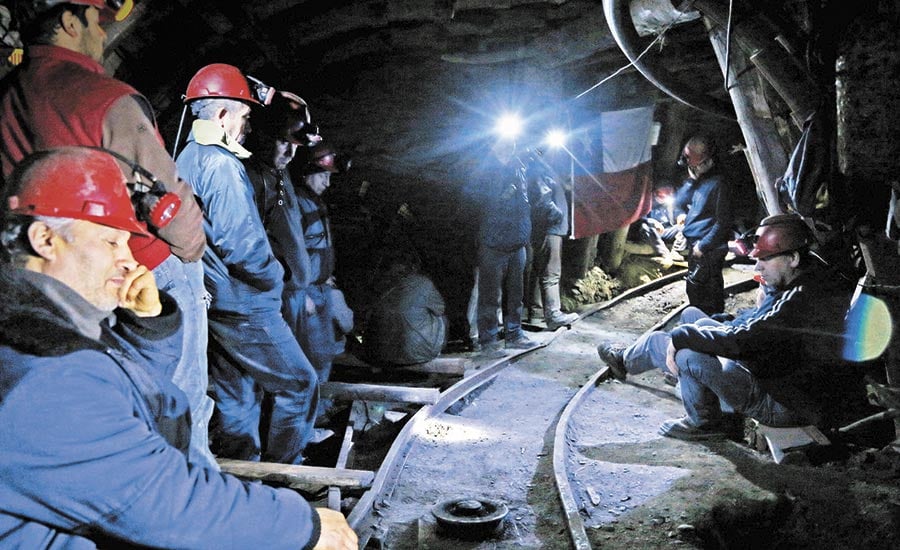 Mineros de Curanilahue inician protestas por no pago de sueldos y cotizaciones