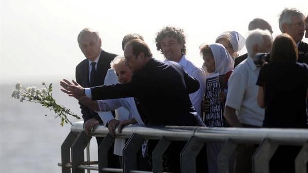 El presidente de Francia visitó el Parque de la Memoria en honor a los desaparecidos en Argentina