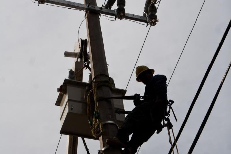Sindicato de Electricistas rompe con la CFE
