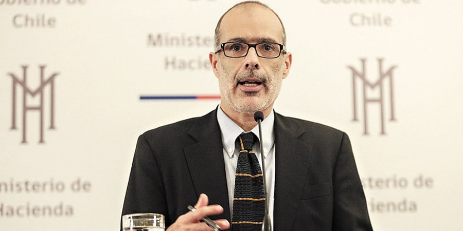 Ministro de Hacienda y fin de las AFPs:  “Es fácil dar pasos en falso y cometer errores”