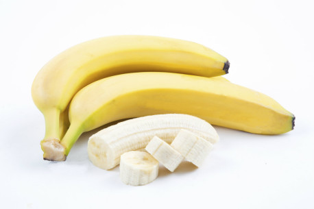 Esto te va a pasar si tomas una infusión de plátano y canela antes de dormir