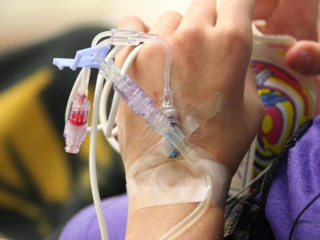 Cáncer: Bajas dosis de quimioterapia pueden controlar la enfermedad de manera más exitosa