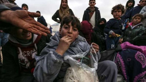 Más de 31.000 refugiados sirios permanecen colapsados en la frontera turca