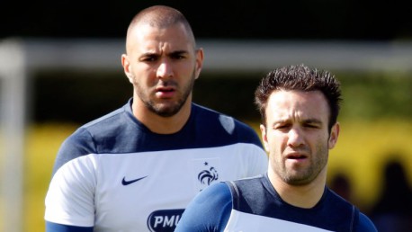 Benzema podrá jugar la Eurocopa 2016 tras levantarse su control judicial por el caso Valbuena