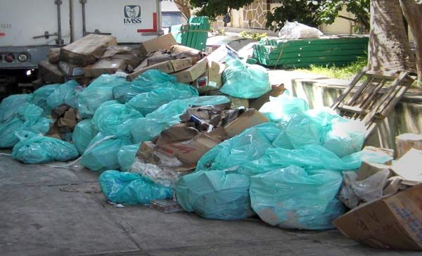 Encuentran residuos peligrosos del IMSS en basurero clandestino