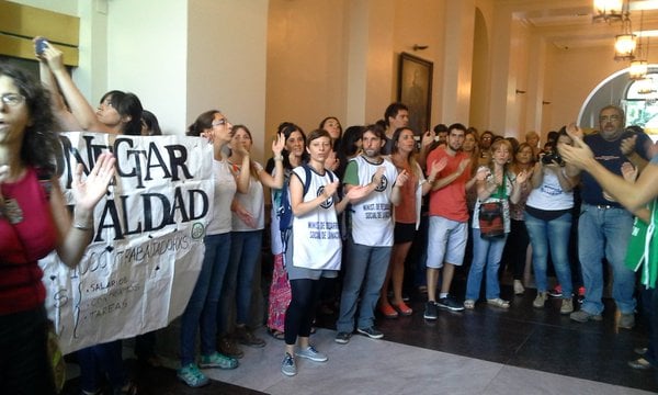 Protesta en el Ministerio de Educación por el desguace de Conectar Igualdad