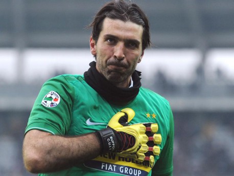 Buffon le escribe una carta de amor a su portería