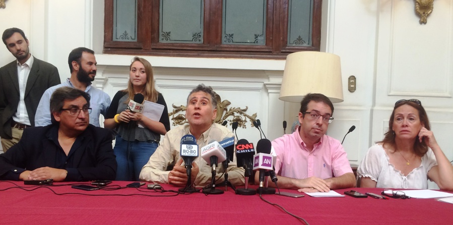 Diputados anuncian demanda civil contra AC Inversions y analizan querella contra el Estado y el Ejército
