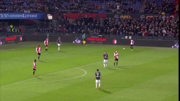 VIDEO: El conmovedor homenaje a Cruyff en partido del Feyenoord