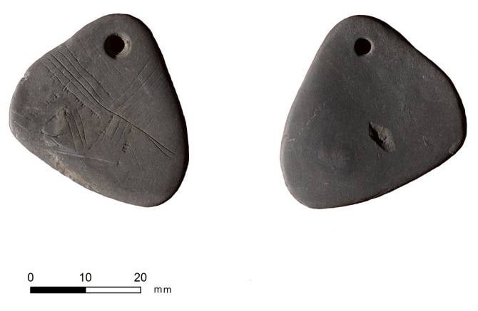 Un colgante de 11 mil años es la obra de arte del Mesolítico más antigua de Gran Bretaña