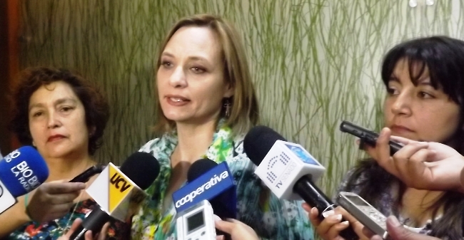 Senadora Goic llama al gobierno a apoyar proyecto para padres con hijos con cáncer