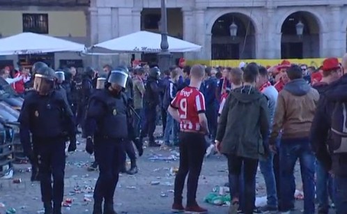 Anuncian mano dura contra los ultras del PSV Eindhoven que humillaron a unas rumanas en Madrid