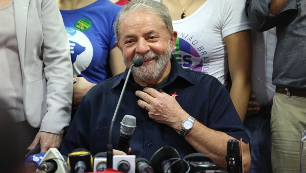 Brasil: Juez federal anula orden que suspendía a Lula como ministro