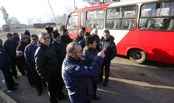 Día del Joven Combatiente: Conductores del Transantiago anuncian paro por falta de seguridad