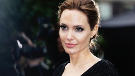 La doble de Angelina Jolie: tan iguales que cuesta distinguirlas