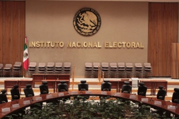 Filtran lista del padrón electoral por internet