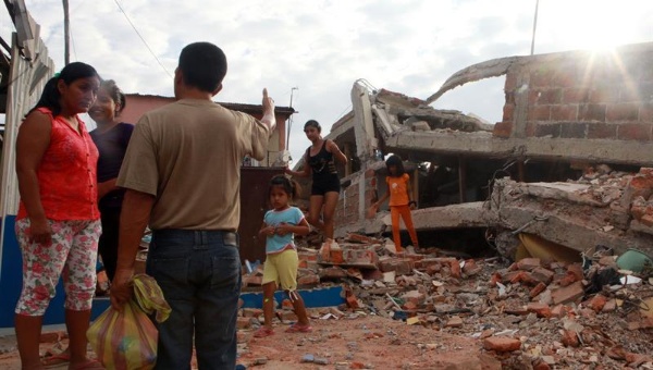 Ecuador: Serán 8 días de luto por víctima del terremoto