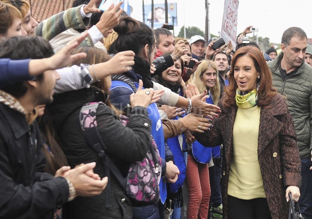 CFK se reunió con curas de la Opción por los Pobres en la Isla Maciel