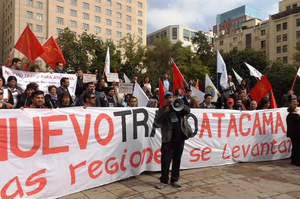 Anef Atacama protesta en Santiago por restitución de bono y advierte de paro nacional