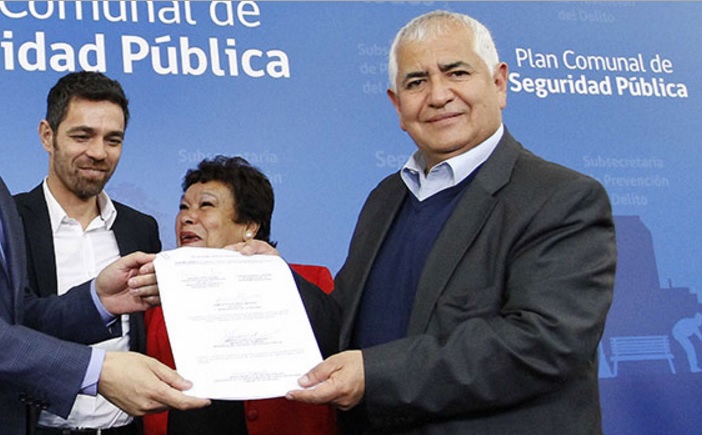 Primarias en La Pintana: Concejala afirma que alcalde Pavez le dio un «portazo» a la democracia