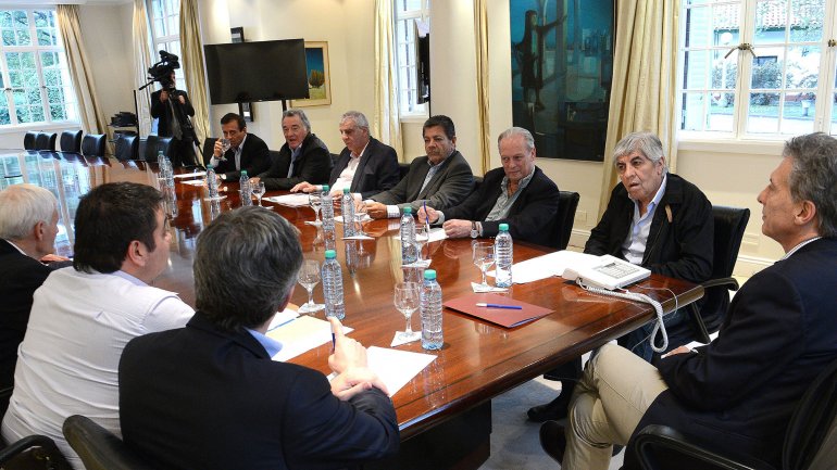 Mauricio Macri se reunió con las tres CGT en la Quinta de Olivos