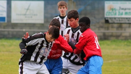 Murió un futbolista de 15 años en un partido de fútbol