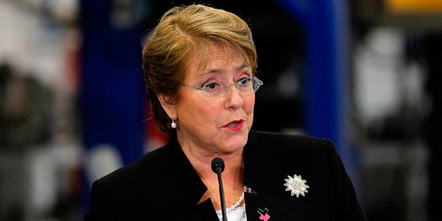 Bachelet a empresarios: “Tenemos que adecuar la economía a la exigencia del siglo XXI”