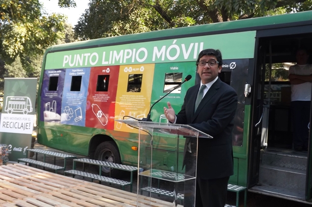 Se inaugura la Ley de Fomento al Reciclaje con el primer Punto Limpio Móvil de la Región Metropolitana