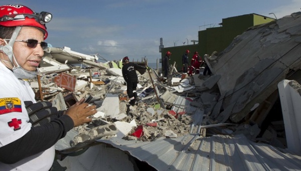 Palestina envía 19 rescatistas para ayudar a Ecuador