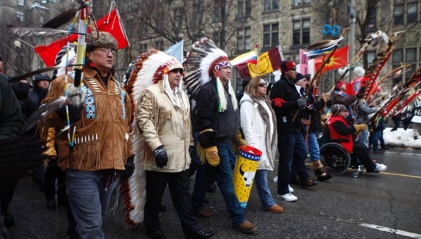 Canadá: Reconocen derechos y otorgan beneficios a 650 mil indígenas