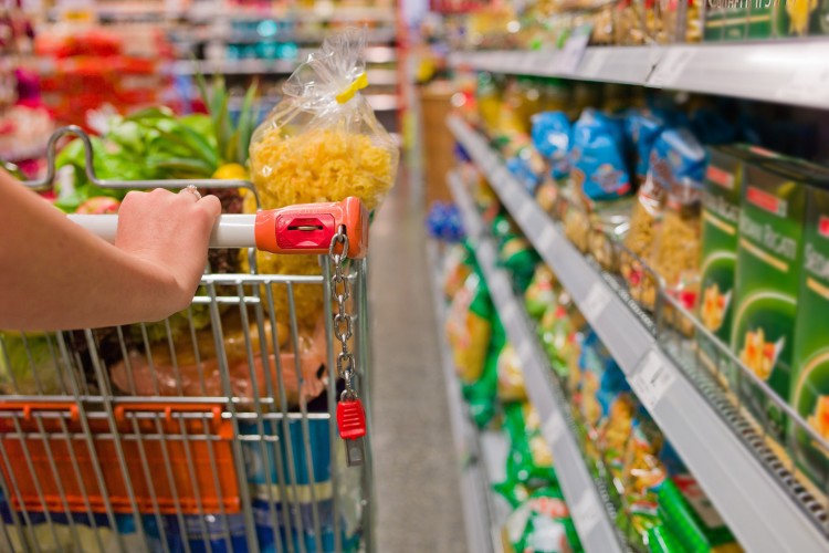 Los supermercados en Argentina denuncian una fuerte baja del consumo