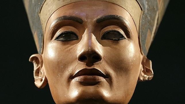 Egiptólogos trabajan incansablemente por encontrar restos de Nefertiti tras la tumba de Tutankamón