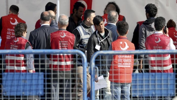 La Comisión Europea quiere multar a los países que no acojan a los refugiados