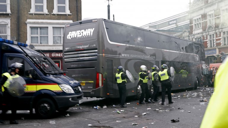 West Ham sancionará de por vida a los ultras que atacaron el autobús del Manchester United