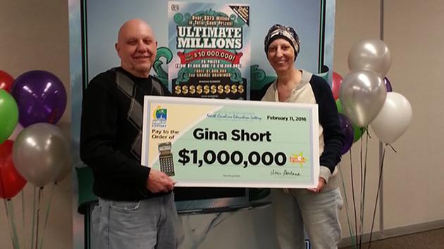 Mujer que lucha contra el cáncer gana la lotería 2 veces en tres meses
