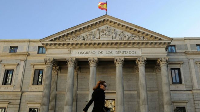 ¿Les conviene más a los españoles no tener gobierno?